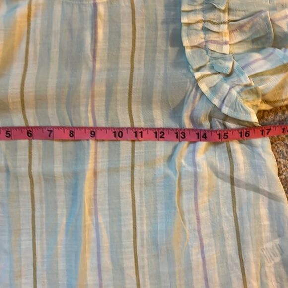 𝅺MINE Mint and Cream Crew Neck Short Sleeved Blouse with Ruffled Sleeves.  Small - Picture 6 of 9